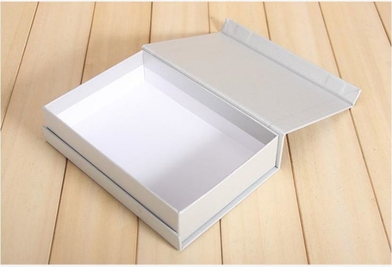 Creative Magnetic Lid Closed Clamshell Book Box กระดาษแข็งสีเทาสำหรับชุดชั้นในผู้ชาย